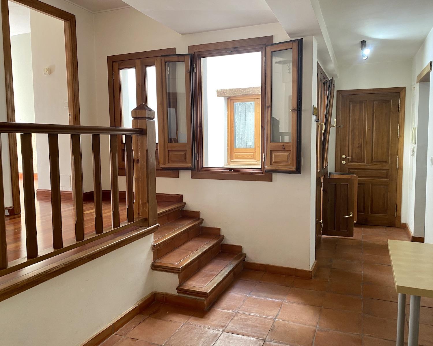 Immaculate Quality-Built Apartment, Albayzin